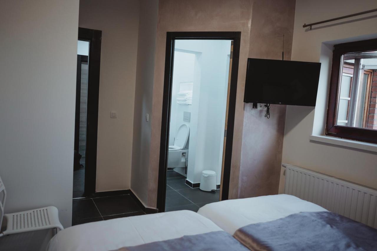 Hotel Onyx Expo Jette Buitenkant foto